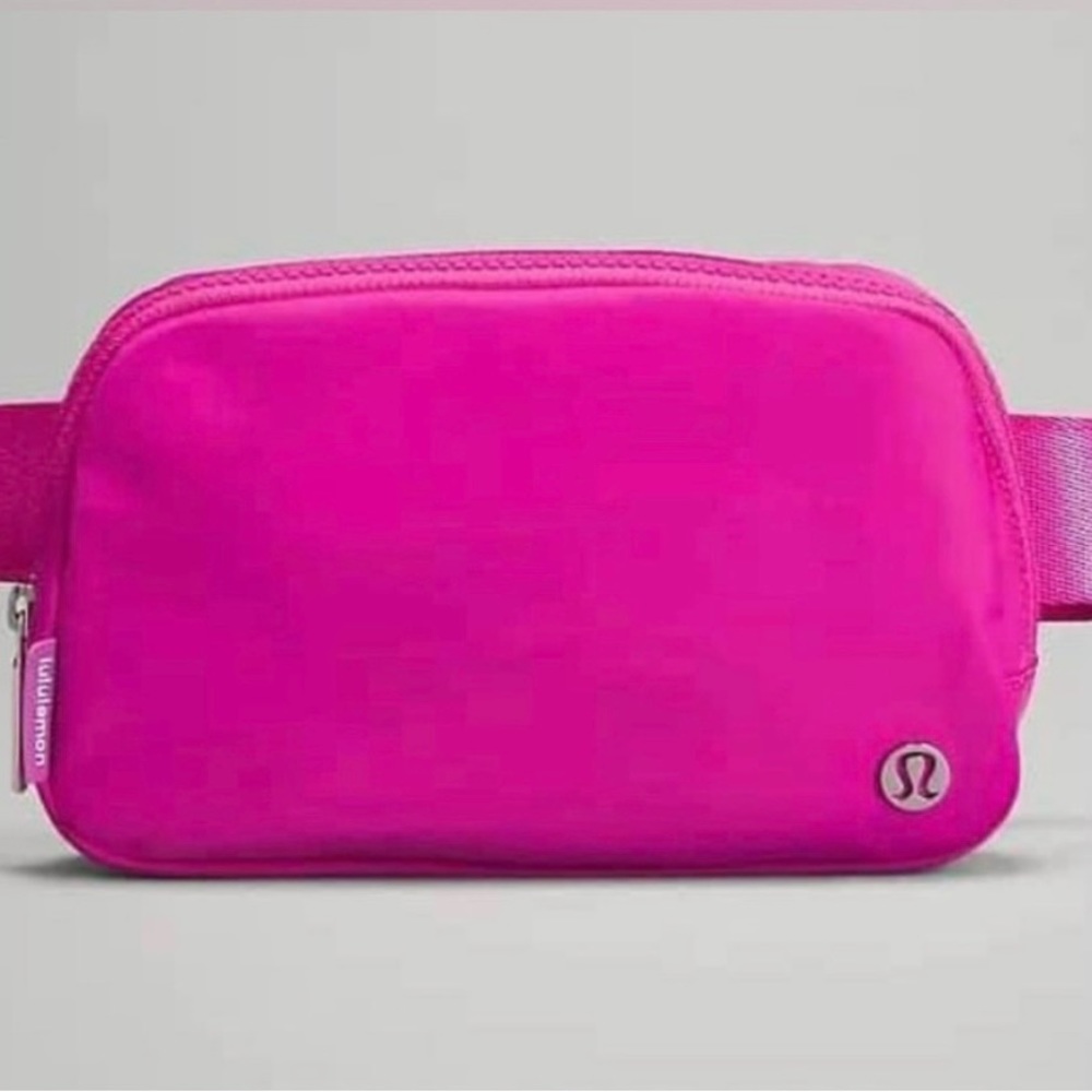 Everywhere Belt Bag - Sonic Pink
